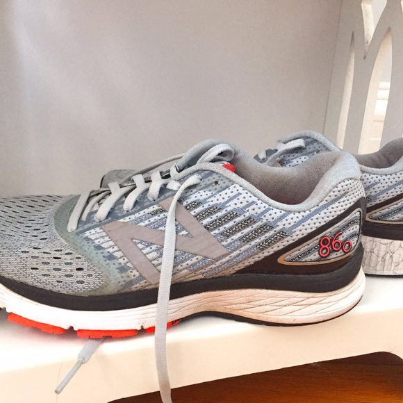 New Balance 860 Running Sneakers Sz 8 - Picture 1 of 3